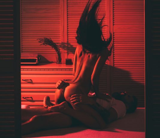 Du suchst heiße Erotik von Nebenan? Wir verraten dir, wo du sie findest! echte-erotik-von-nebenan